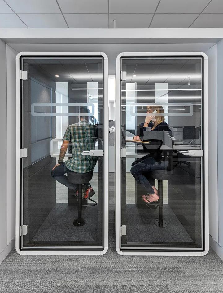 办公室装修设计空间中打造一个安静又隐蔽的私人空间